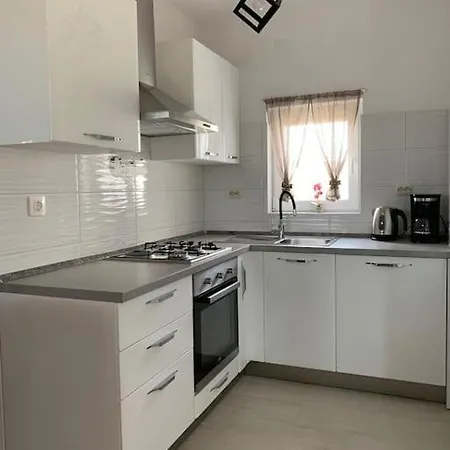 Apartman Lucija Ii